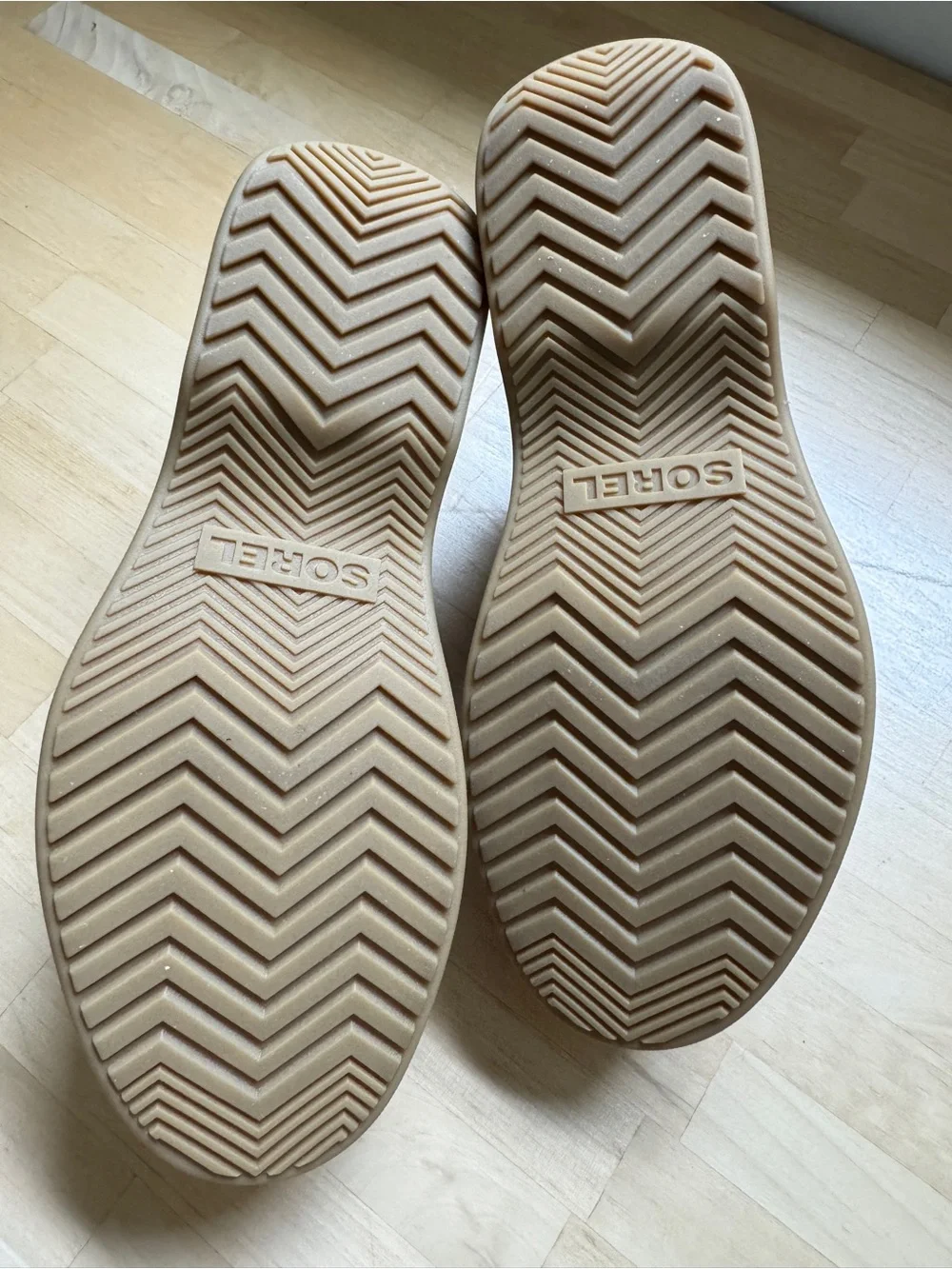 SOREL DAYSPRING CRISSCROSS SANDAL-CRUSHED CLAY/CHALK